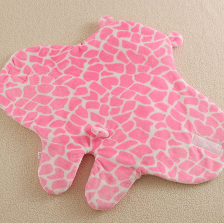 nid-d'ange-confort-bébé-chaleureux-doux-sentiment-sécurisant-enveloppe-protectrice-rappelant-bébé-le-ventre-de-sa-mere-véritable-life-changer-sommeil-bébé-joie-de-bébé-accessoire-voyage-petit-trésor