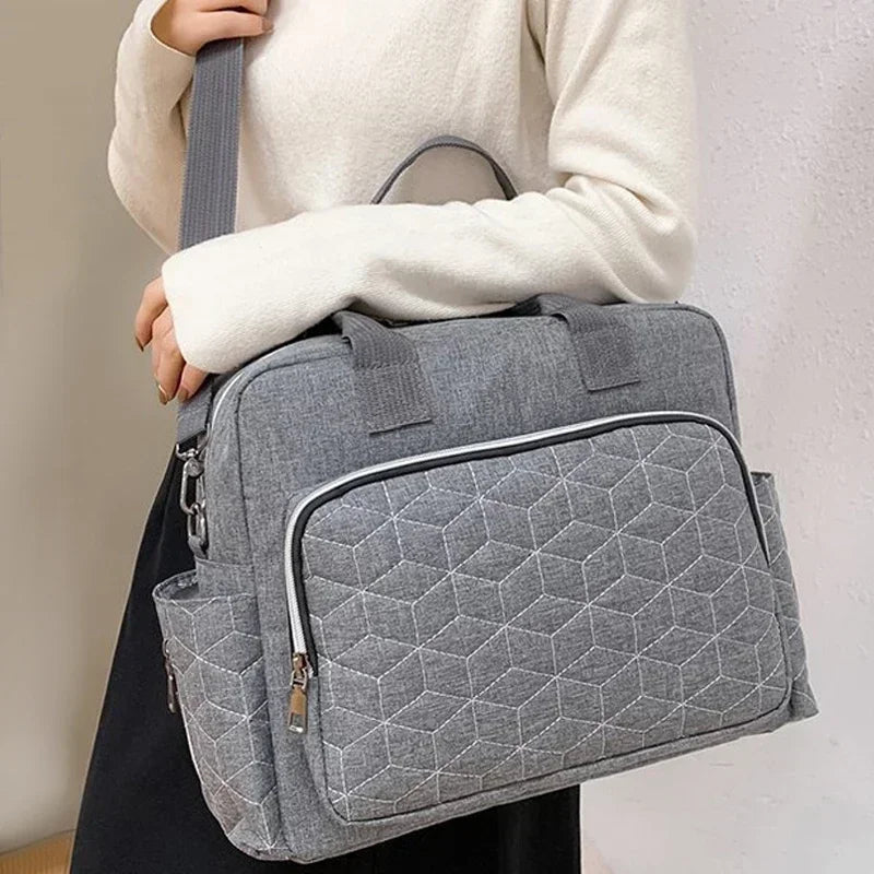 sac-a-langer-gris-joie-de-bébé-sac-a-main-maman-bébé-sac-bandoulière-poussette-mode-chic-moderne-cute