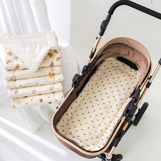 Matelas-à-langer-doux-confort-bébé-poussette-stroller-must-have-accessoires-bebe-voyage-boutique-joie-de-bébé