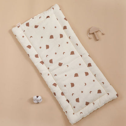 matelas-a-langer-poussette-chaise-haute-transat-deplacement-avec-bebe-parent-actif-joie-de-bébé