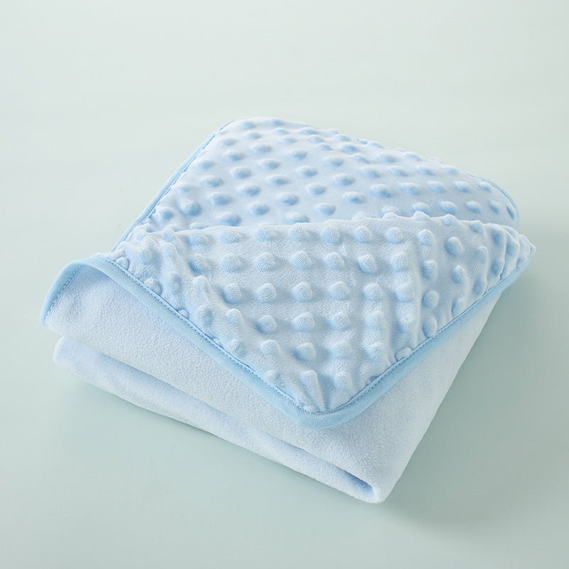 couverture-bebe-bleu-douceur-sieste-poussette-balade-sortie-accessoire-voyage-bébé