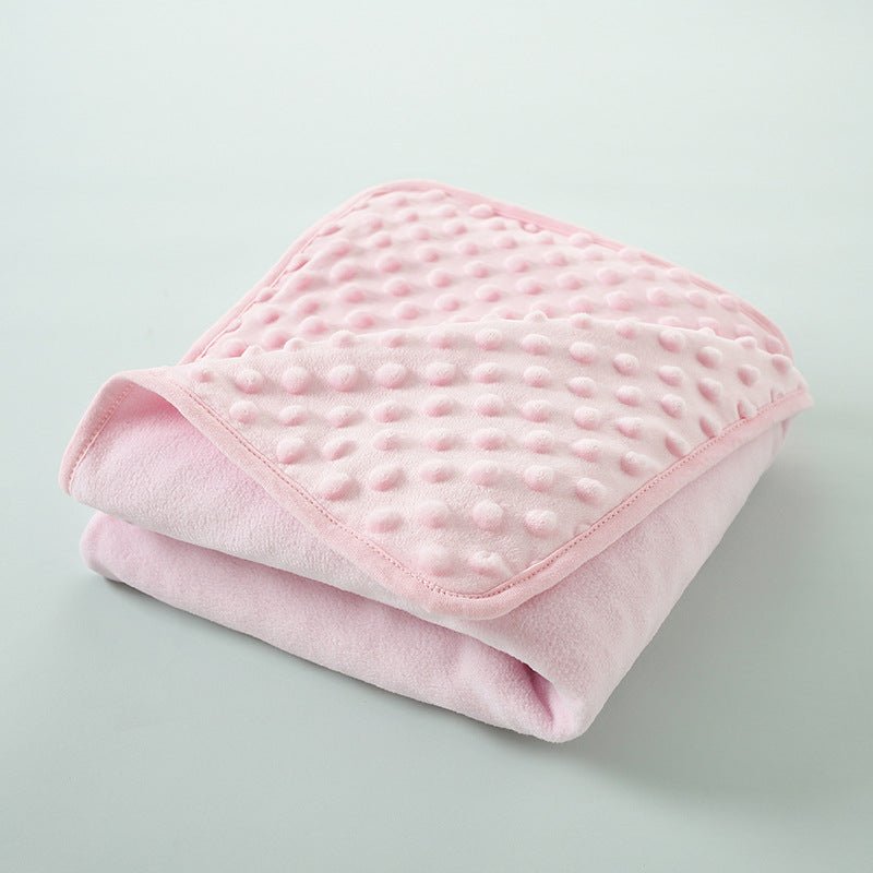 couverture-bébé-rose-polyvalence-sieste-poussette-doudou-maison