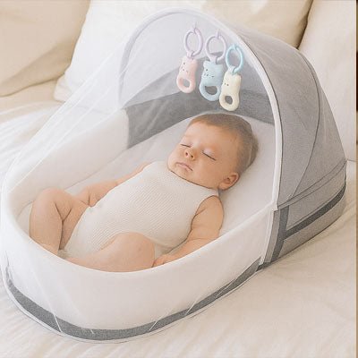 lit-bebe-de-voyage-gris-matelas-à-langer-portatif-sieste-bébé-exterieur-station-de-change-couche-bebe-portable