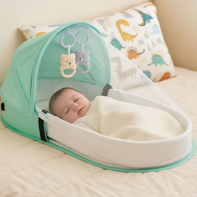 lit-voyage-bébé-polyvalence-accessoire-transport-bébé-parc-voyage-moustiquaire-contre-insecte-multifonctionnel-tapis-a-langer-change-couche-endroit-public