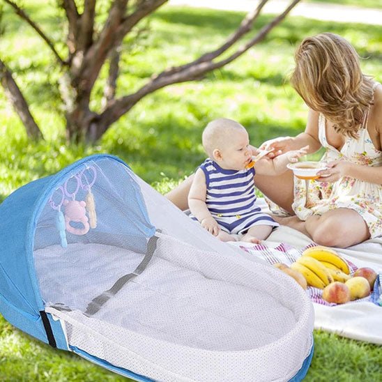 lit-bebe-de-voyage-bleu-parc-balade-sorties-avec-bebe-accessoire-transport-amusement-avec-bébé-joie-de-bebe