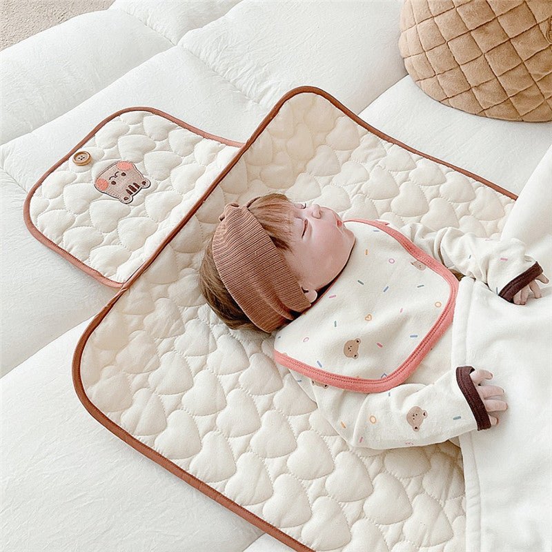matelas-a-langer-motif-animal-coeur-confort-bebe-nourrisson-besoin-au-propre-voyage-parc-sortie-parentale-avec-bebe-joie-de-bébé