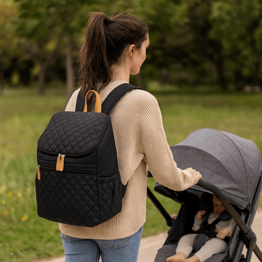 sac-a-langer-noir-sac-a-couche-stylé-rester-tendance-en-avec-bébé-sangles-poussette-integré-dans-les-bretelles-du-sac-a-dos-a-langer-étui-matelas-a-langer-inclus-must-have-plaisir-activité-avec-bébé-gift-mom-pregnant-woman